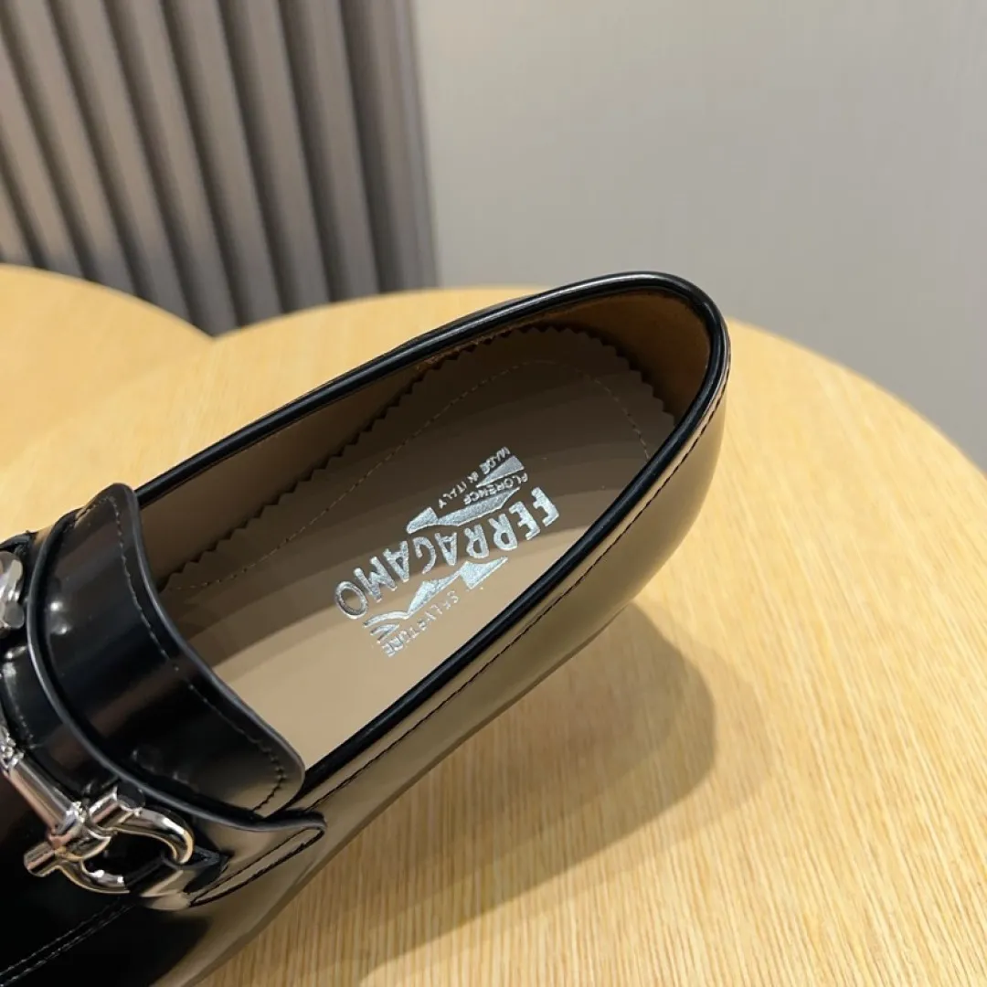 Factory P620💰🔥《Ferragamo》👏Latest•High-end top brand luxury~purchasing agent, top~quality. New fashionable business men's shoes🔜The uppers are made of original open-edge beaded cowhide➕cowhide·lining, with fine workmanship. The original stylish and soft combination wear-resistant and non-slip outsole is light and comfortable on the feet. The real thing looks better in real photos. Size: 38--44